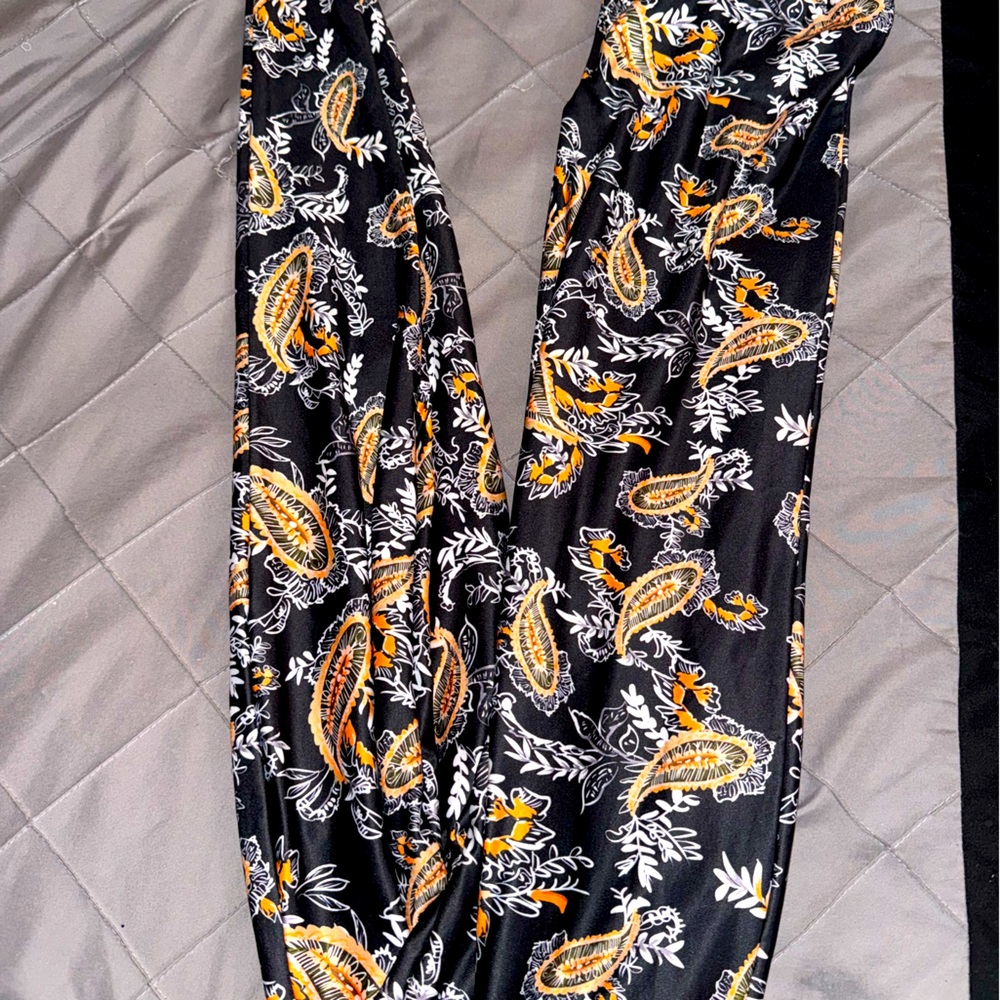 WRAP AROUND BANDANA TOP! (See next pic for inspo)